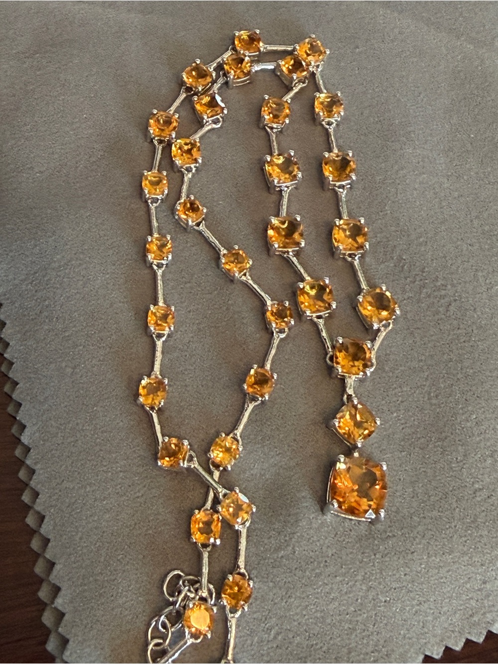 NWOT BEAUTIFUL CITRINE
STERLING SILVER NECKLACE, 21"